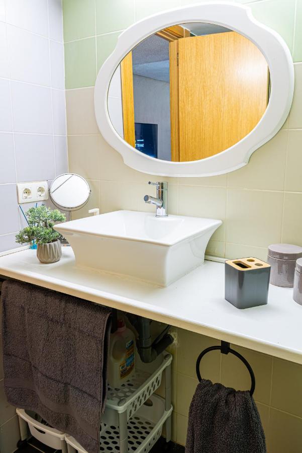 Nogalera Soul, City Center Apartment By Namaste Elite ตอร์เรโมลิโนส ภายนอก รูปภาพ
