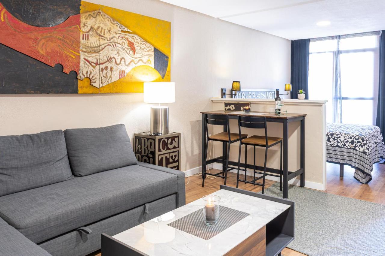 Nogalera Soul, City Center Apartment By Namaste Elite ตอร์เรโมลิโนส ภายนอก รูปภาพ